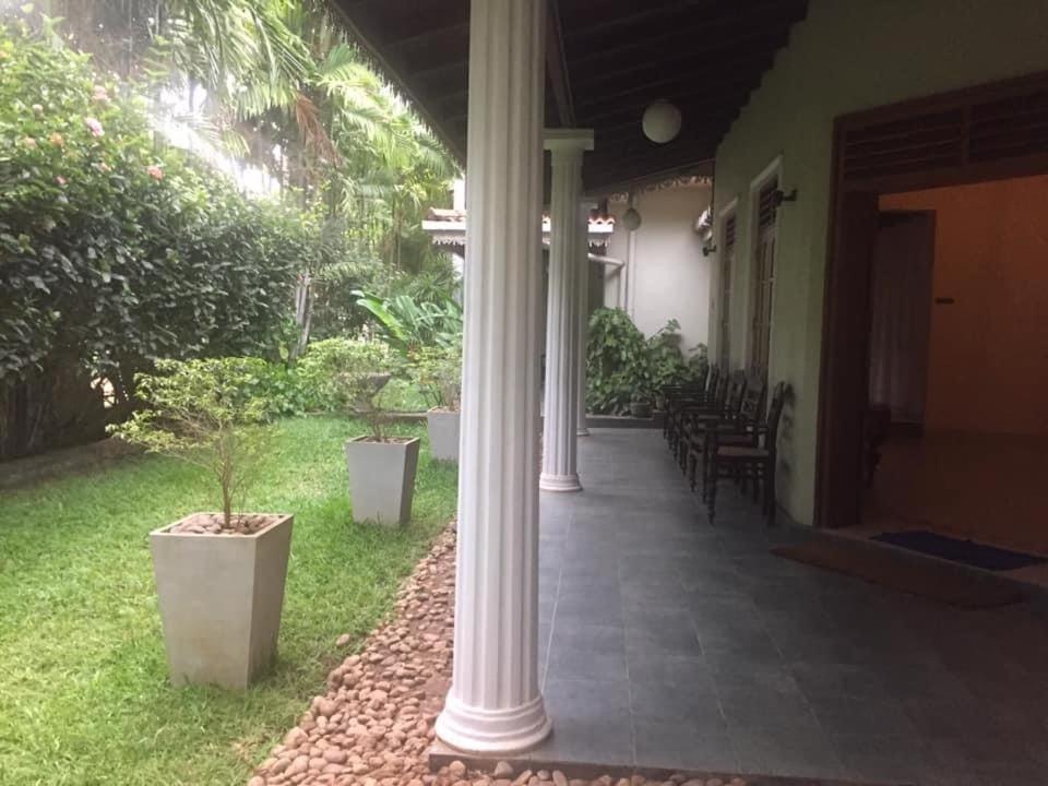Hotel Sunflower Kataragama Kültér fotó