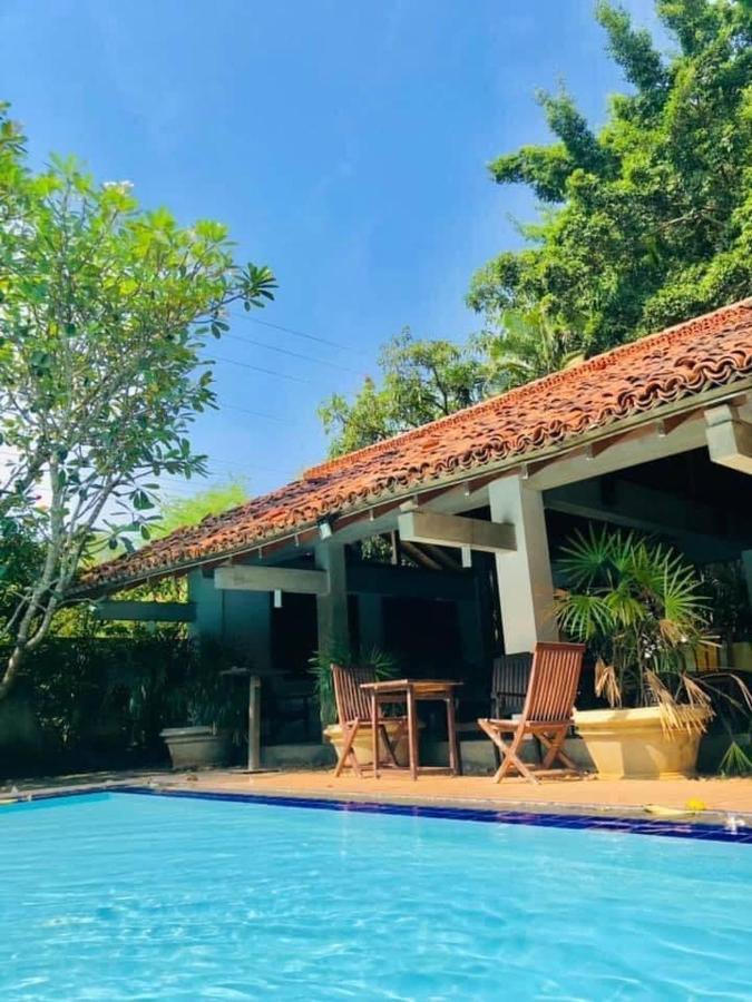 Hotel Sunflower Kataragama Kültér fotó