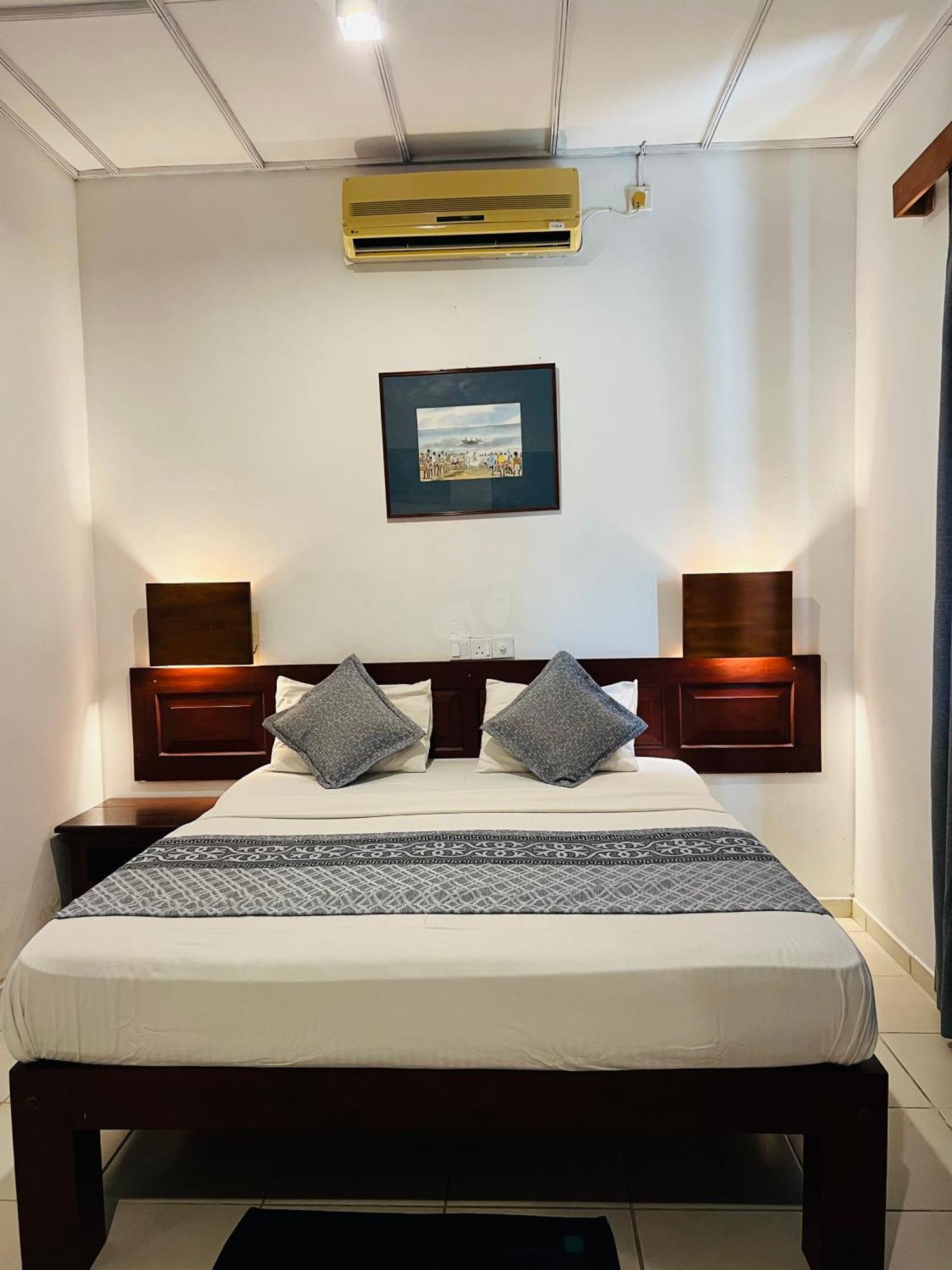 Hotel Sunflower Kataragama Kültér fotó