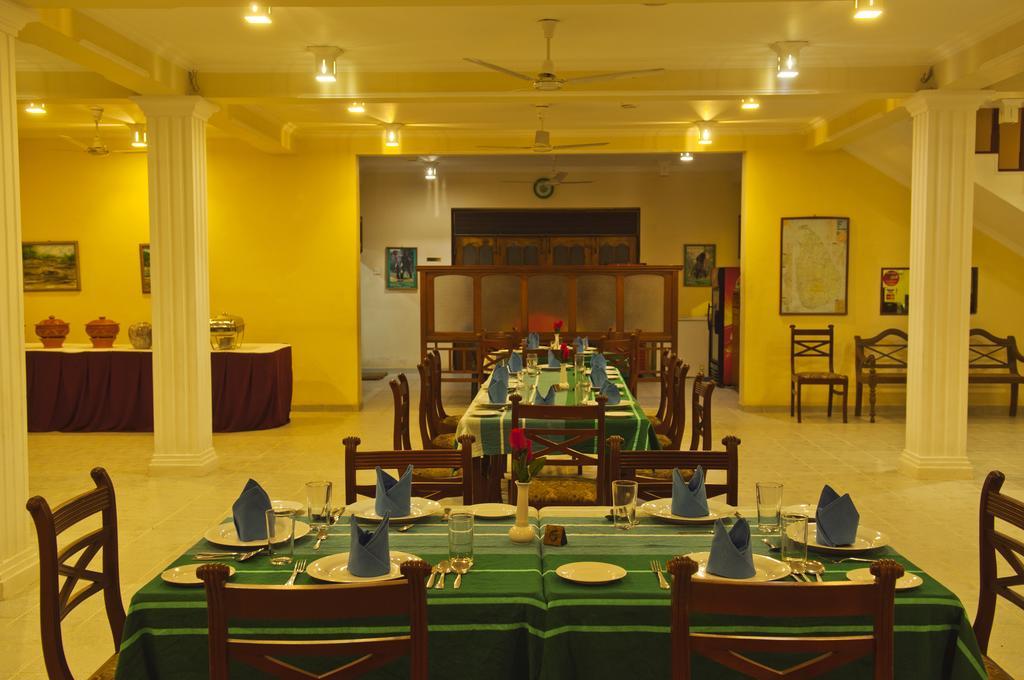 Hotel Sunflower Kataragama Kültér fotó