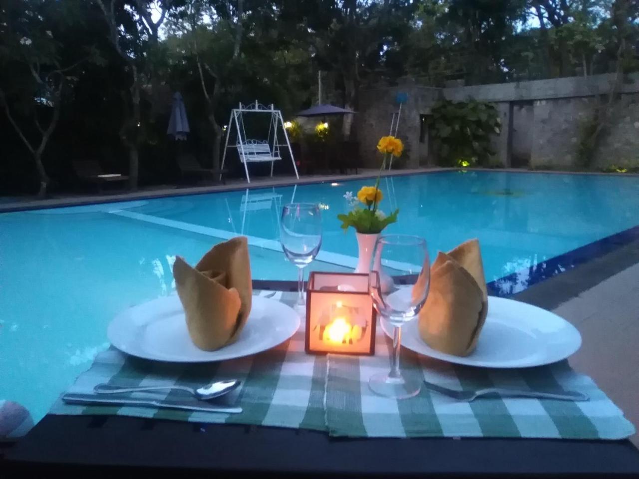 Hotel Sunflower Kataragama Kültér fotó