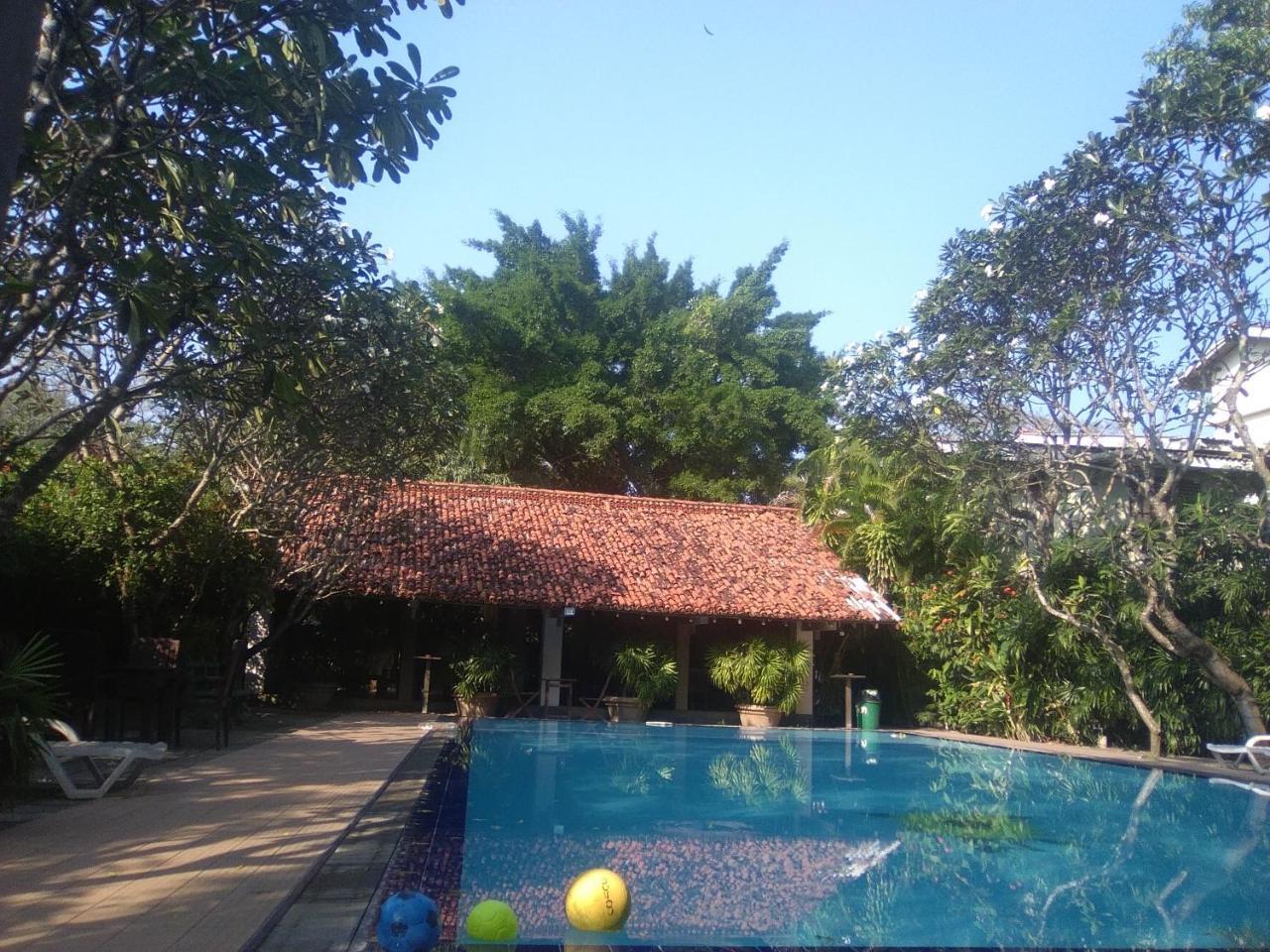 Hotel Sunflower Kataragama Kültér fotó