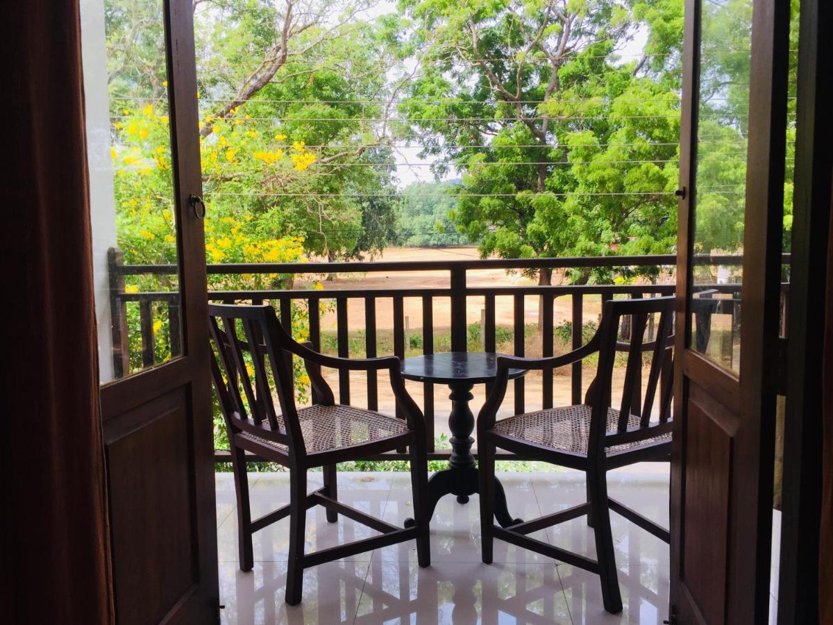 Hotel Sunflower Kataragama Kültér fotó