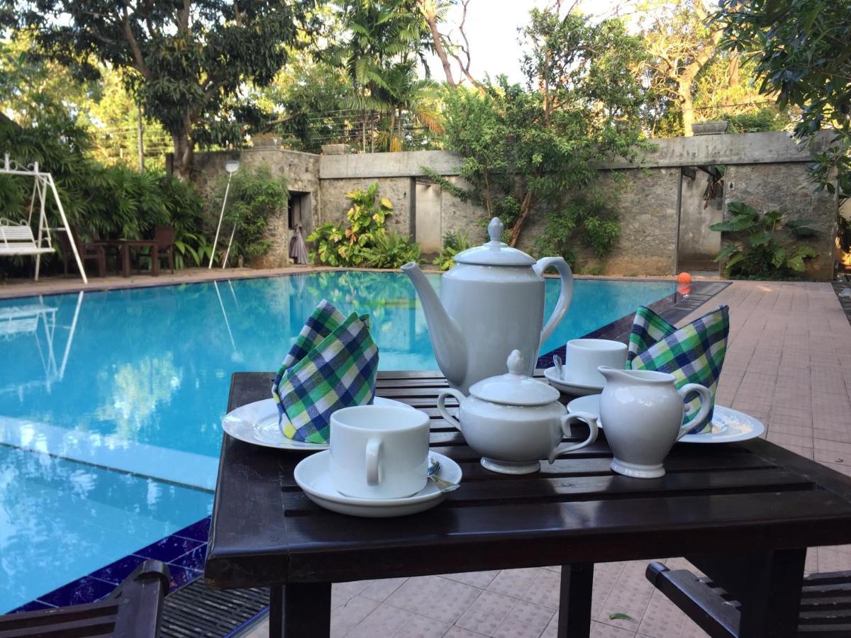 Hotel Sunflower Kataragama Kültér fotó