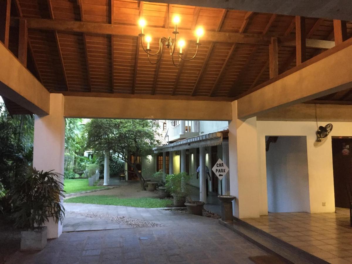 Hotel Sunflower Kataragama Kültér fotó